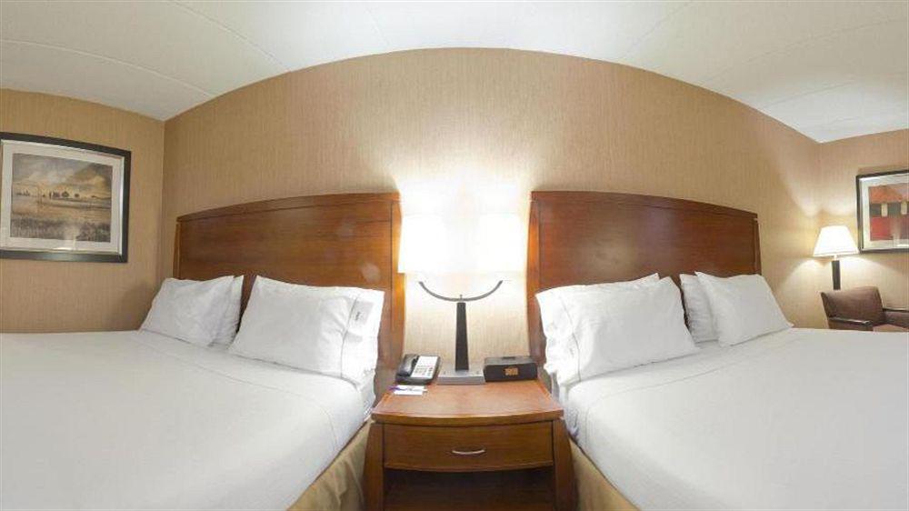 Holiday Inn Express Fairfax-Arlington Boulevard By Ihg Kültér fotó