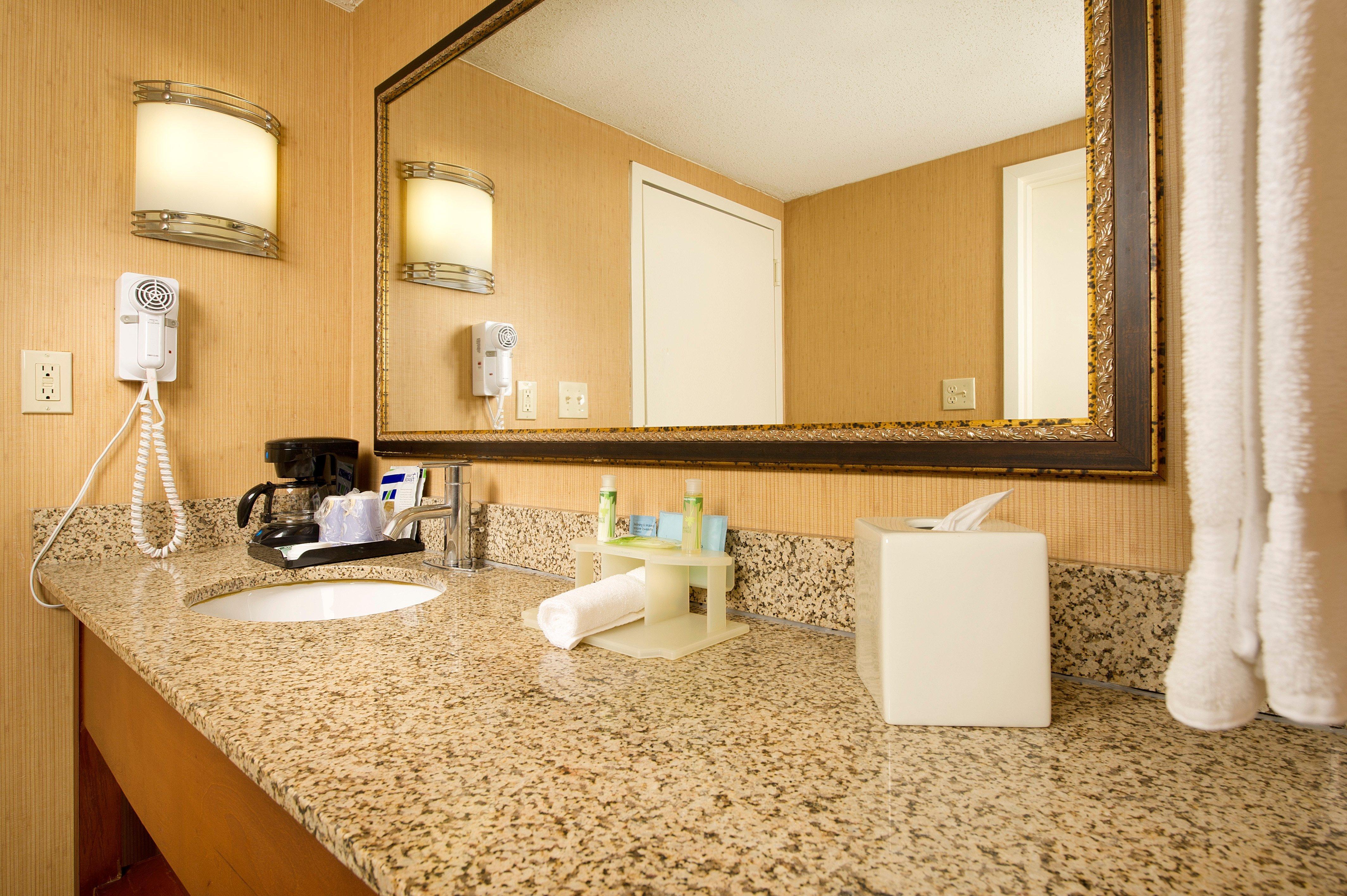 Holiday Inn Express Fairfax-Arlington Boulevard By Ihg Kültér fotó