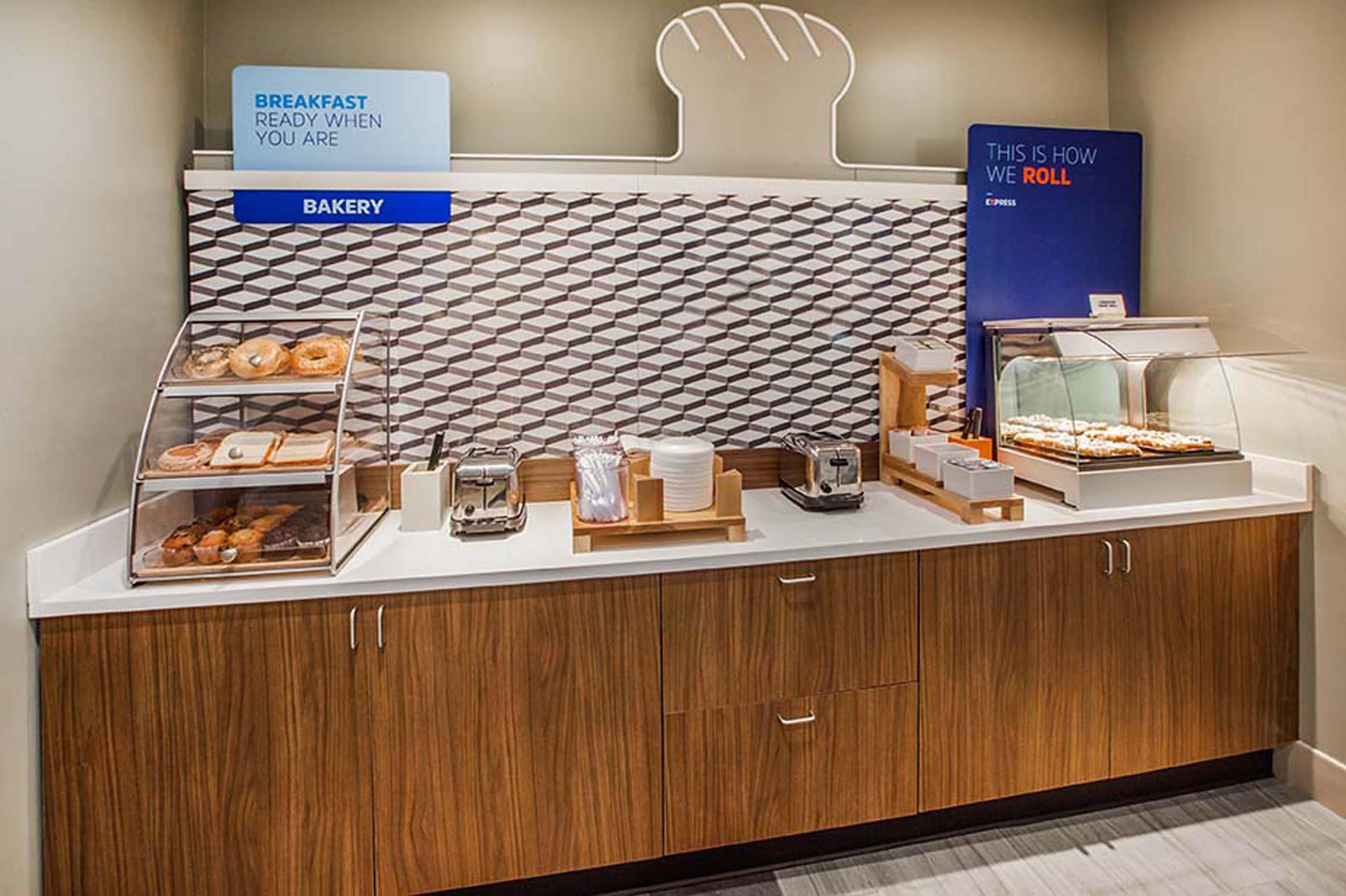 Holiday Inn Express Fairfax-Arlington Boulevard By Ihg Kültér fotó