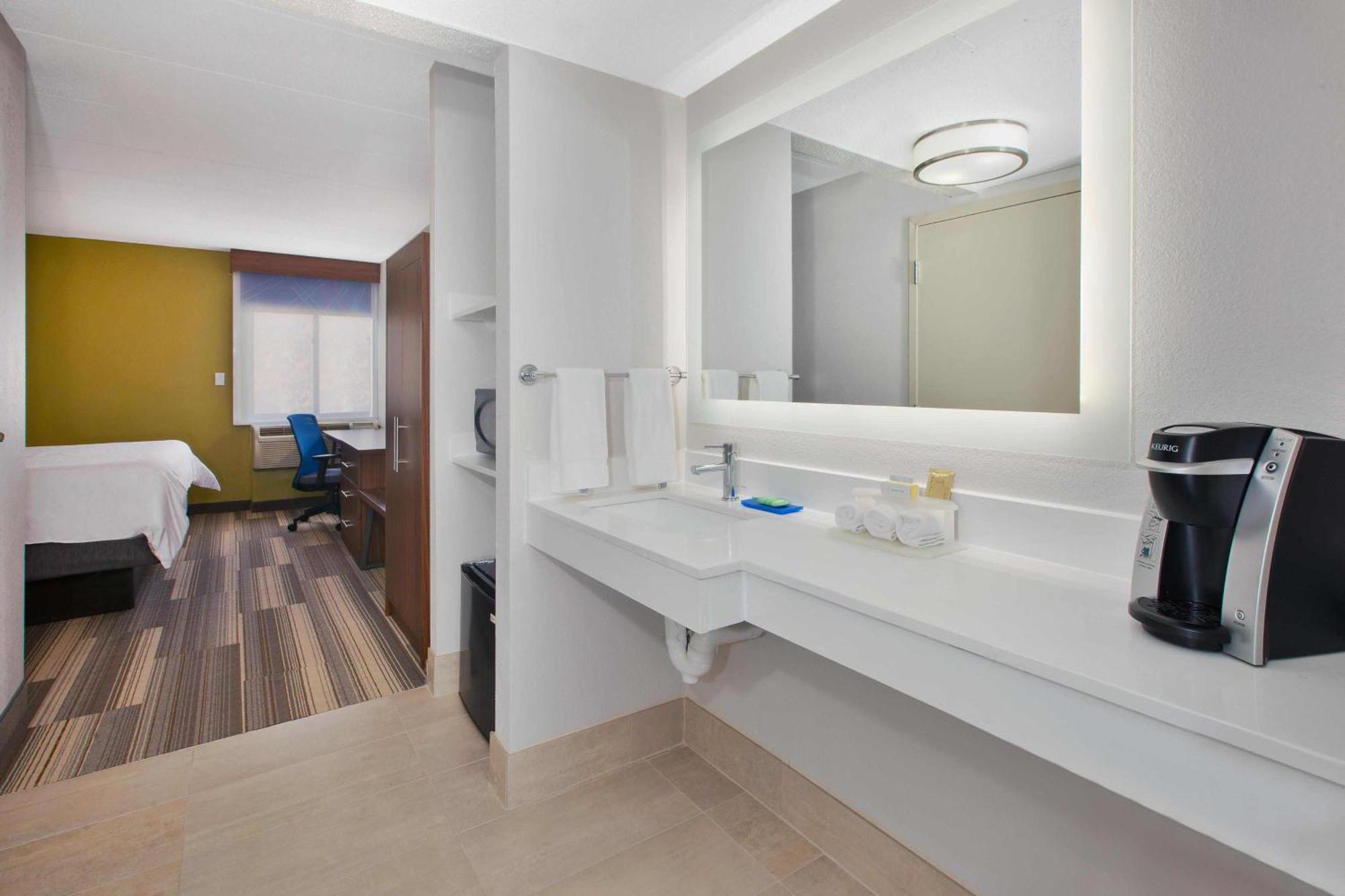 Holiday Inn Express Fairfax-Arlington Boulevard By Ihg Kültér fotó